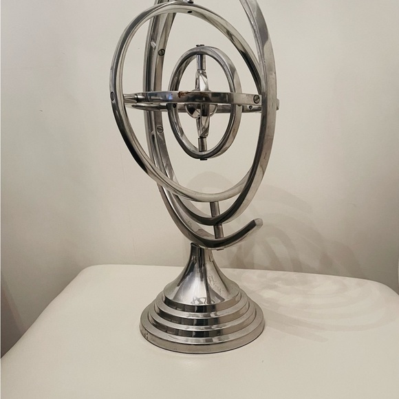 Metal orb spinning decor - Picture 6 of 6
